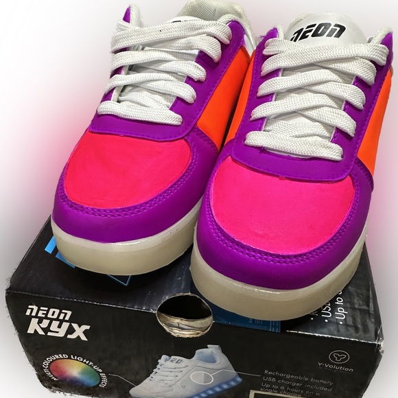 Custom painted brand new size 3 girls shoes - Picture 1 of 9